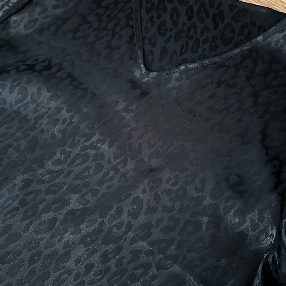 Long Sleeve Leopard Blouse XL - Picture 2 of 5